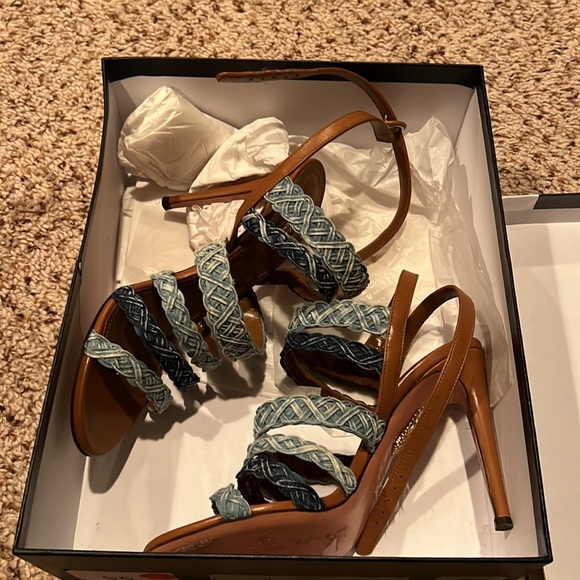 Heels - Picture 7 of 7